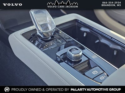 2026 Volvo XC90 B6 Ultra Dark 6-Passenger