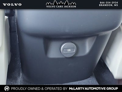 2026 Volvo XC90 B6 Ultra Bright