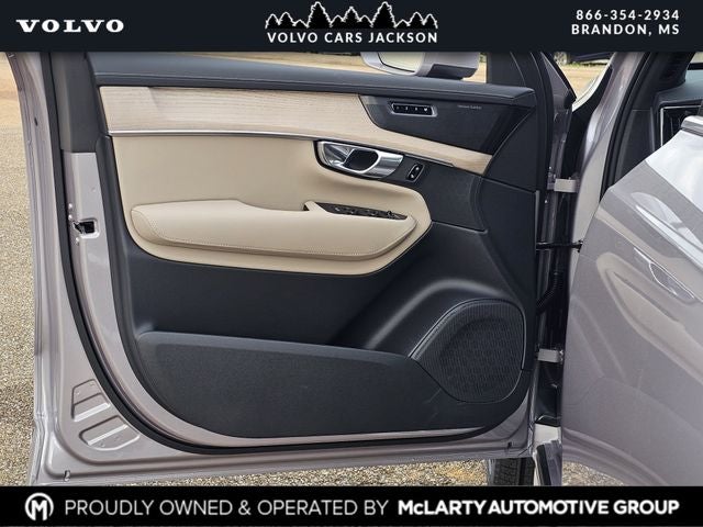 2026 Volvo XC90 B6 Ultra Bright