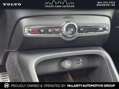 2021 Volvo XC40 R-Design