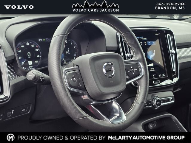 2021 Volvo XC40 R-Design