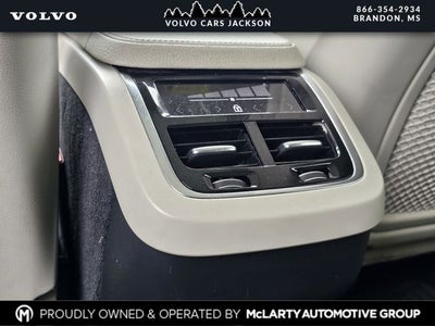 2018 Volvo XC90 T6 Momentum