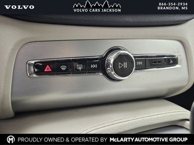 2018 Volvo XC90 T6 Momentum