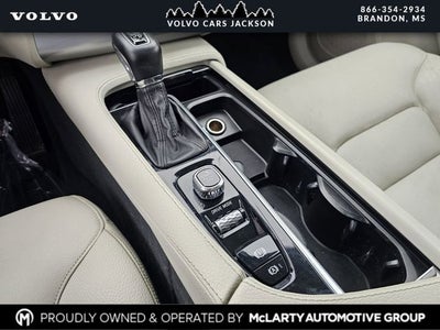 2018 Volvo XC90 T6 Momentum