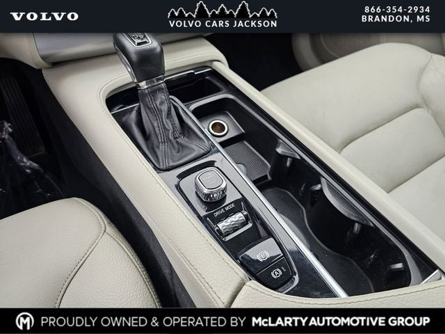 2018 Volvo XC90 T6 Momentum