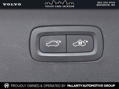 2018 Volvo XC90 T6 Momentum