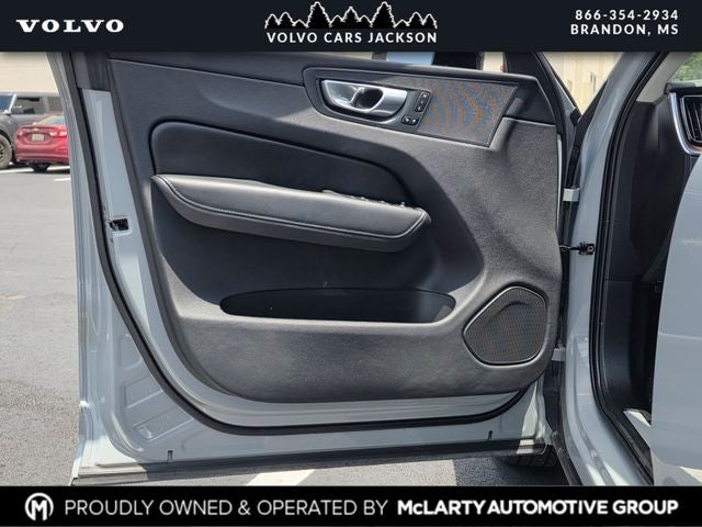 2024 Volvo XC60 B5 Plus Dark Theme