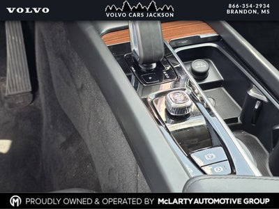 2024 Volvo XC60 B5 Plus Dark Theme