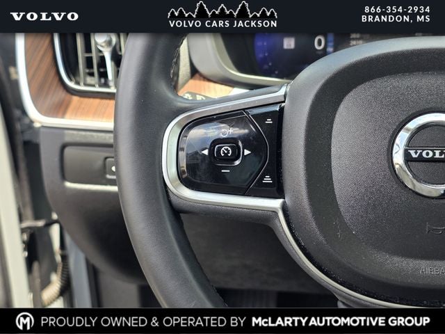 2024 Volvo XC60 B5 Plus Dark Theme