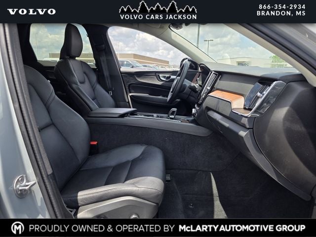2024 Volvo XC60 B5 Plus Dark Theme
