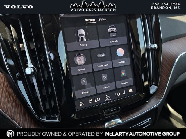 2024 Volvo XC60 B5 Plus Dark Theme