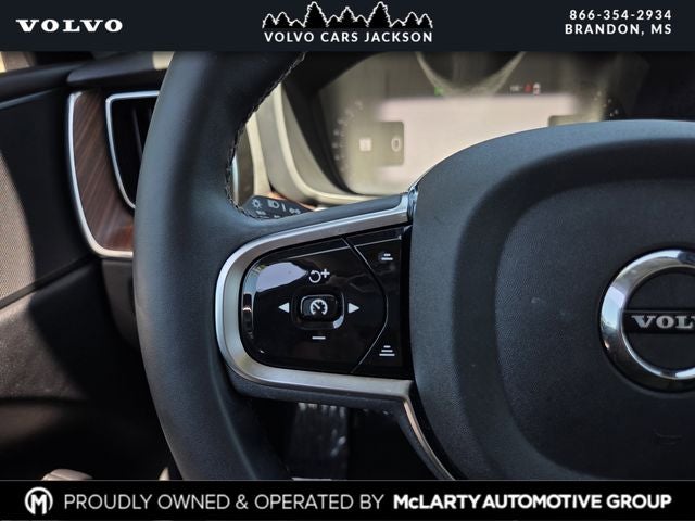 2024 Volvo XC60 B5 Plus Dark Theme