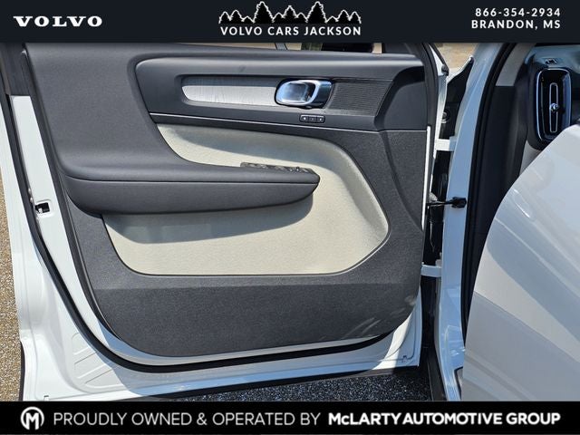 2026 Volvo XC40 B5 Plus