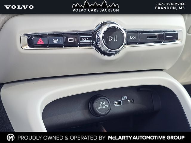 2026 Volvo XC40 B5 Plus