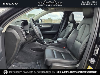 2024 Volvo XC40 B5 Plus Bright Theme
