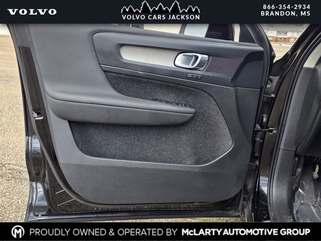 2024 Volvo XC40 B5 Plus Bright Theme