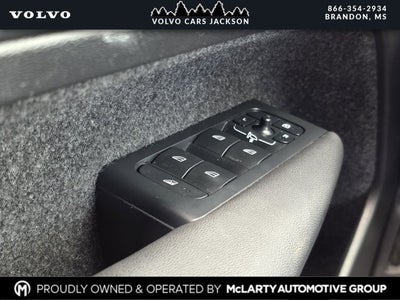 2024 Volvo XC40 B5 Plus Bright Theme