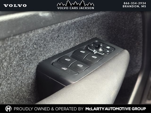 2024 Volvo XC40 B5 Plus Bright Theme