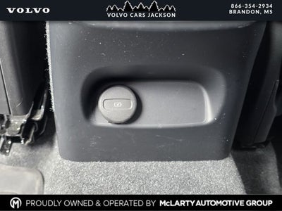 2024 Volvo XC40 B5 Plus Bright Theme