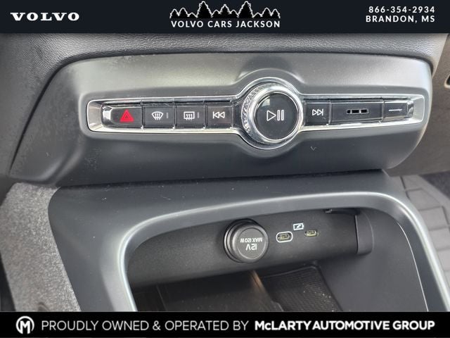 2024 Volvo XC40 B5 Plus Bright Theme