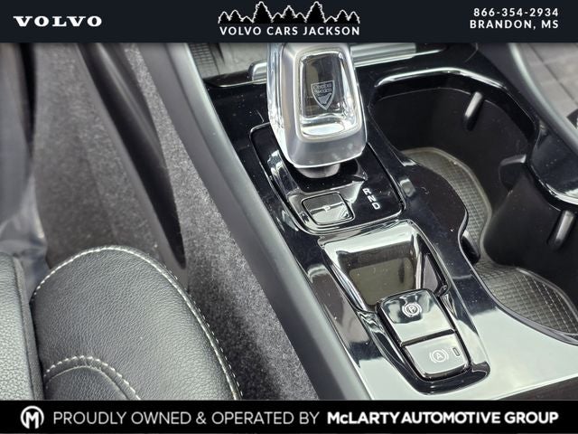 2024 Volvo XC40 B5 Plus Bright Theme