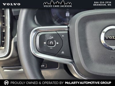 2024 Volvo XC40 B5 Plus Bright Theme