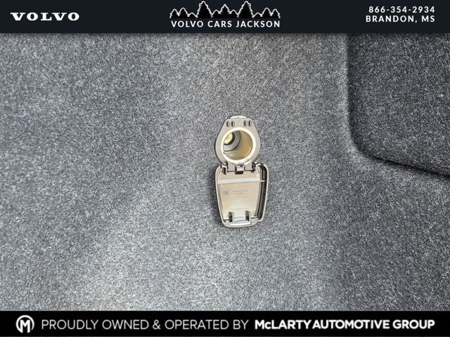 2024 Volvo XC40 B5 Plus Bright Theme