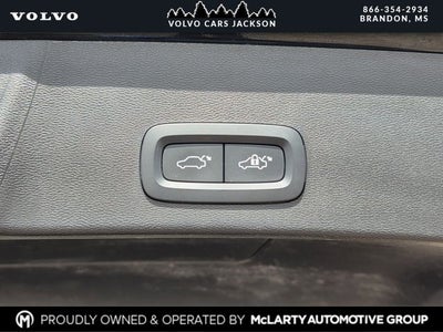 2024 Volvo XC40 B5 Plus Bright Theme