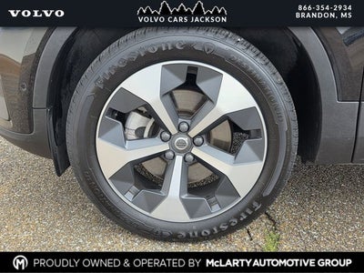 2024 Volvo XC40 B5 Plus Bright Theme