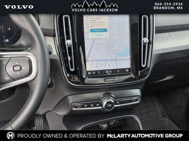 2024 Volvo XC40 B5 Plus Bright Theme