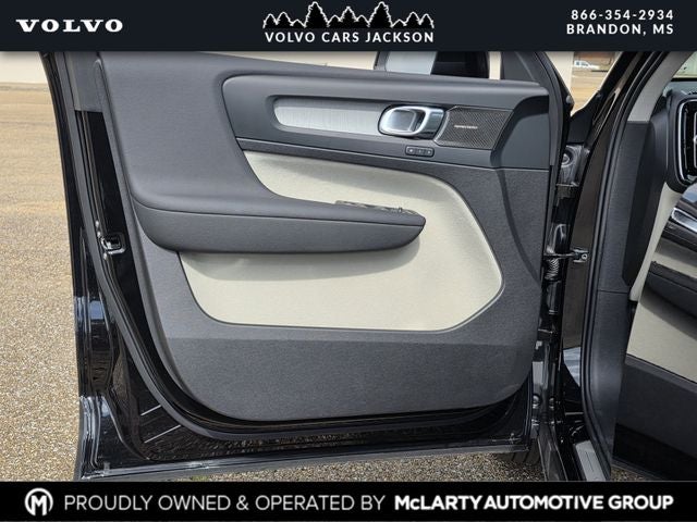 2026 Volvo XC40 B5 Ultra