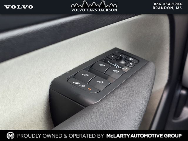 2026 Volvo XC40 B5 Ultra