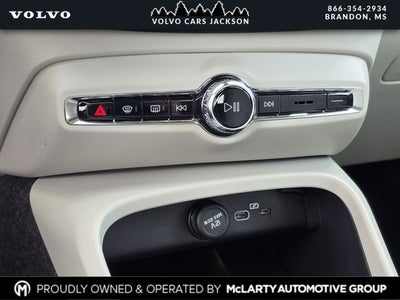 2026 Volvo XC40 B5 Ultra