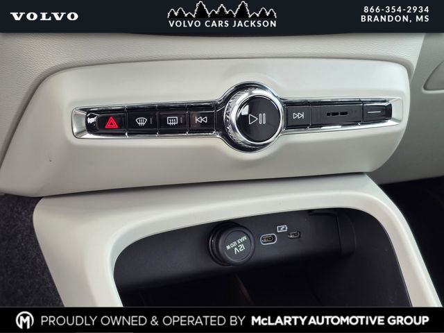 2026 Volvo XC40 B5 Ultra