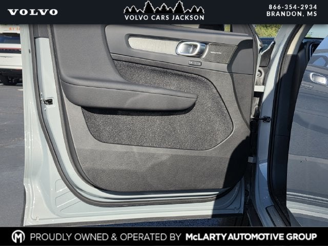 2026 Volvo XC40 B5 Ultra