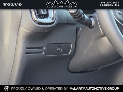 2026 Volvo XC40 B5 Ultra
