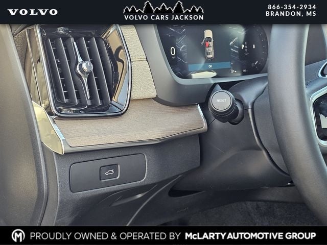 2026 Volvo XC90 B5 Plus