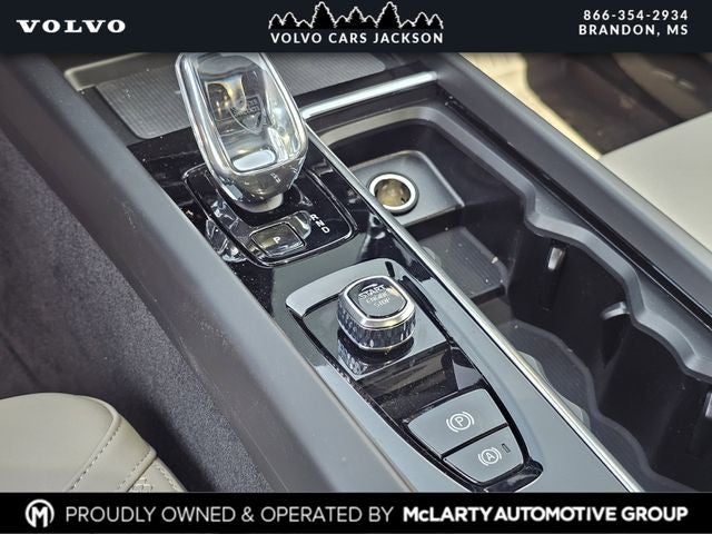 2026 Volvo XC60 B5 AWD Mild Hybrid Plus