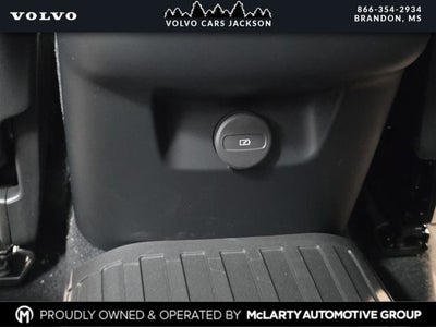 2026 Volvo XC60 B5 Ultra Black Edition