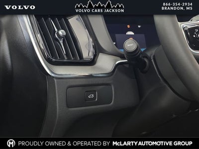 2026 Volvo XC60 B5 Ultra Black Edition