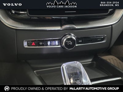 2026 Volvo XC60 B5 Ultra Black Edition