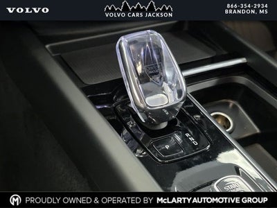 2026 Volvo XC60 B5 Ultra Black Edition