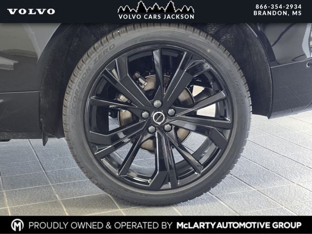 2026 Volvo XC60 B5 Ultra Black Edition