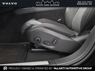 2026 Volvo XC60 B5 Ultra Black Edition
