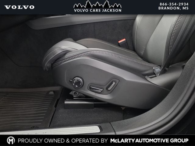 2026 Volvo XC60 B5 Ultra Black Edition