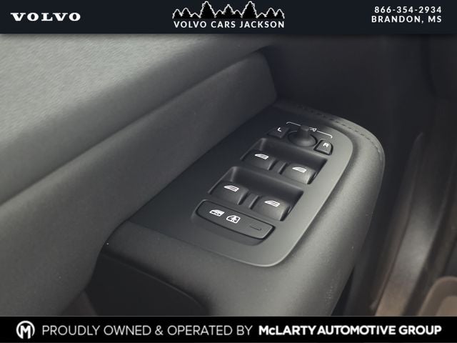 2026 Volvo XC60 B5 Ultra Black Edition