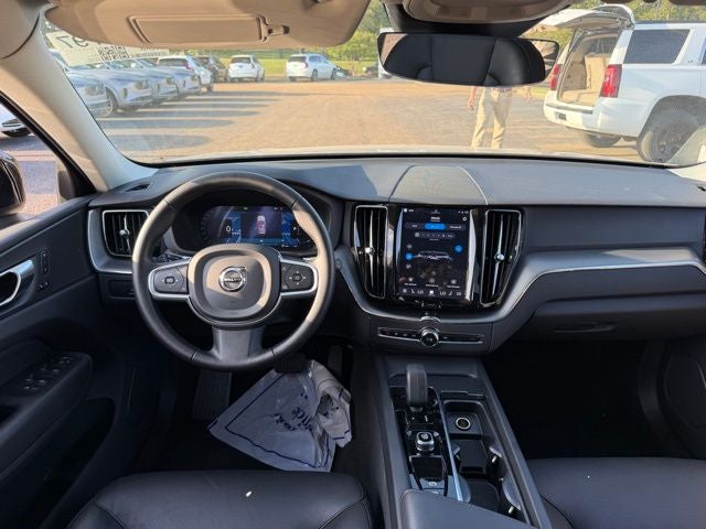 2025 Volvo XC60 B5 Core