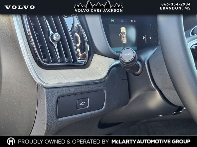 2026 Volvo XC60 B5 Core