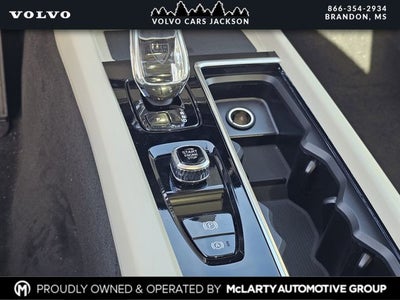 2026 Volvo XC60 B5 Ultra